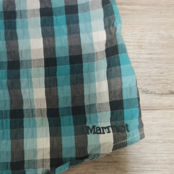 Gently used Marmot poplin shirt size small - Picture 2 of 8